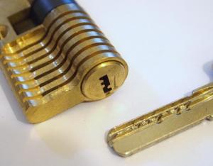 Practice cutaway 7-pin Dimple lock