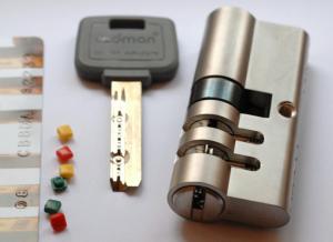Practice cutaway pin-in-pin lock